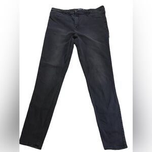 Hollister Women’s BlackCharcoal Ultra High-Rise Jean Leggings. 15L,W32L30